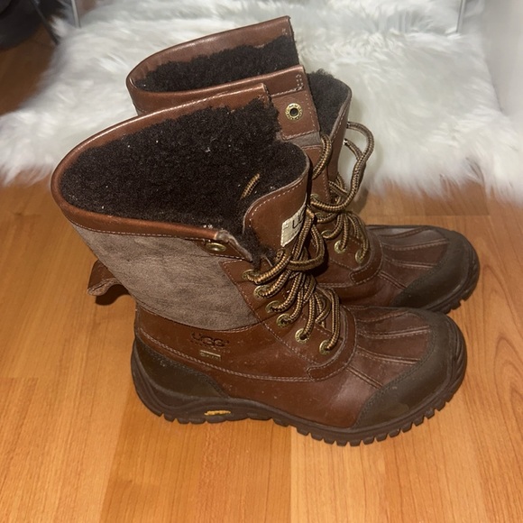 Snow Ugg Boots - Picture 3 of 5